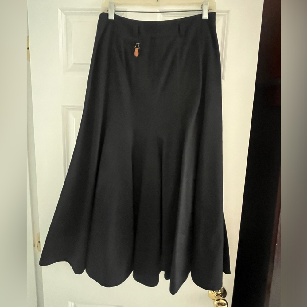 Not available til April

Ladies long skirt